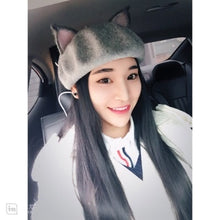 Charger l&#39;image dans la galerie, New Retro Women&#39;s Cute Fox Ear Beret Caps Wool Blend Casual Warm Painter Hat Handmade Nick Cat Ear Beret Hat Hot Gift
